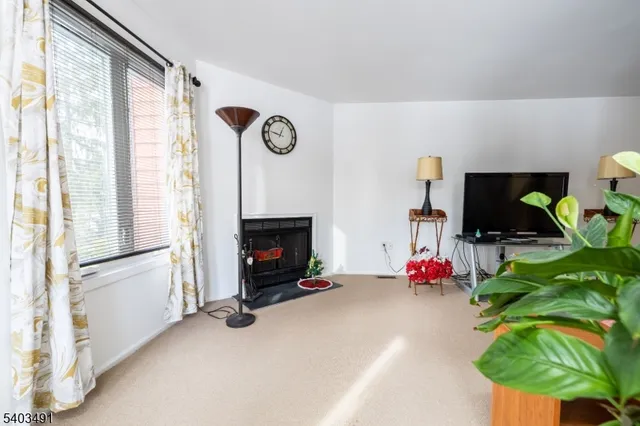 $290,000 | 101 Village Commons, Flemington, NJ 08822