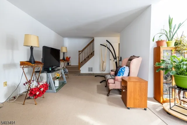 $290,000 | 101 Village Commons, Flemington, NJ 08822