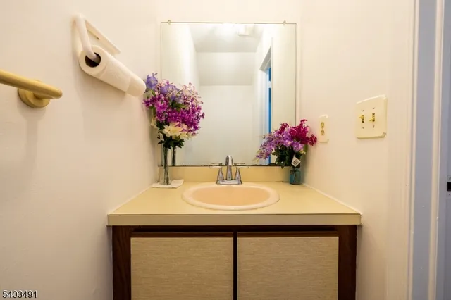 $290,000 | 101 Village Commons, Flemington, NJ 08822