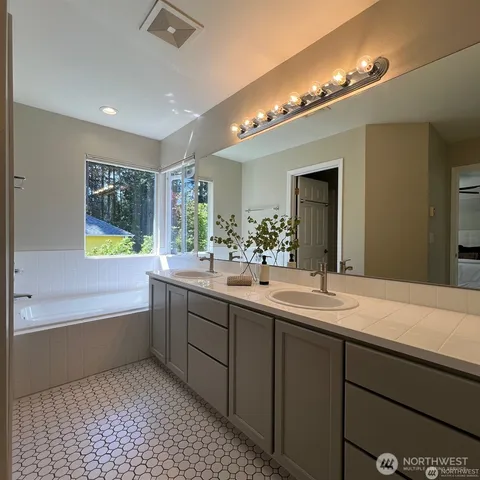 $3,250 | 132 170th Place Southeast, Bothell, WA 98012