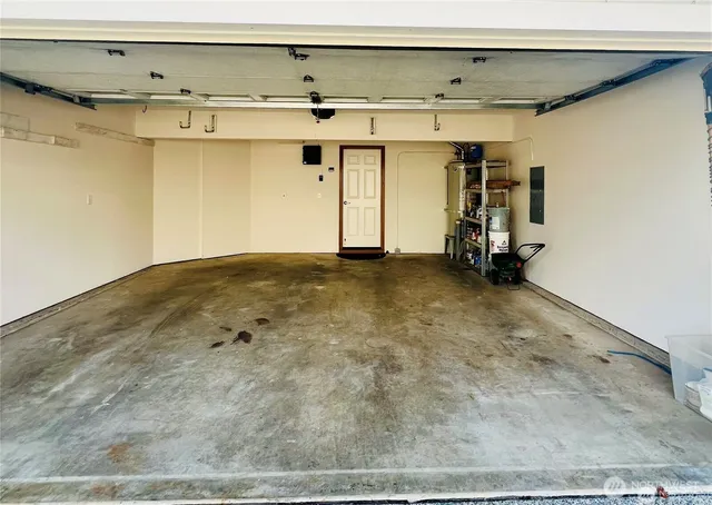 $3,250 | 132 170th Place Southeast, Bothell, WA 98012