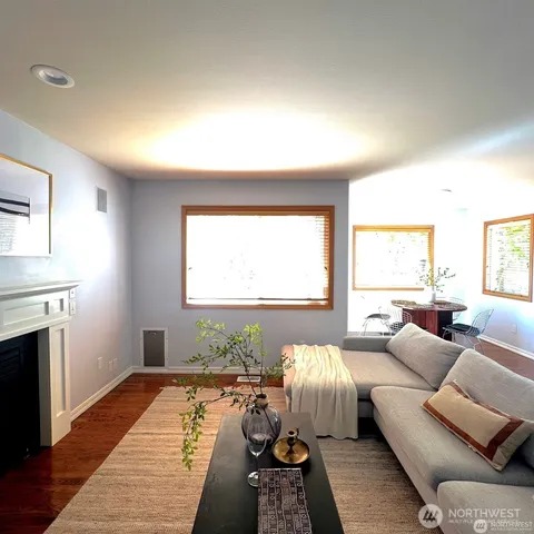 $3,250 | 132 170th Place Southeast, Bothell, WA 98012