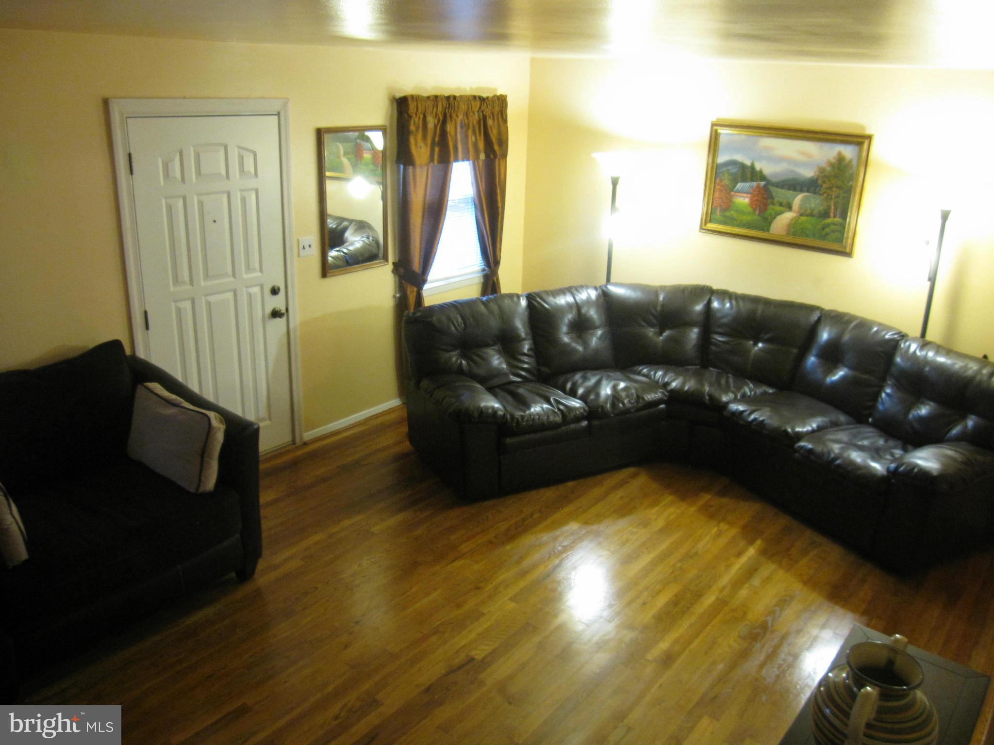1121 Pelhamwood Road Baltimore, MD 21234 - Photo 14 of 26 Living Room