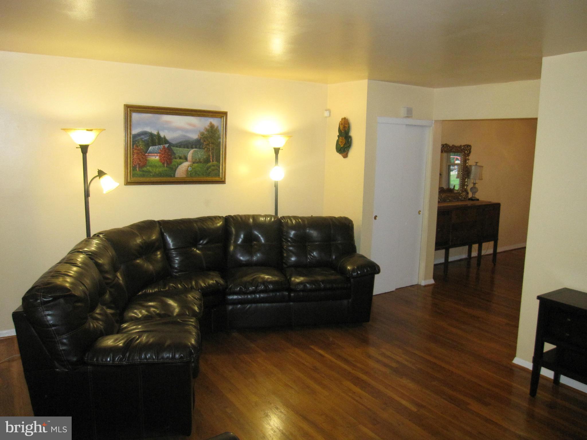 1121 Pelhamwood Road Baltimore, MD 21234 - Photo 17 of 26 Living Room