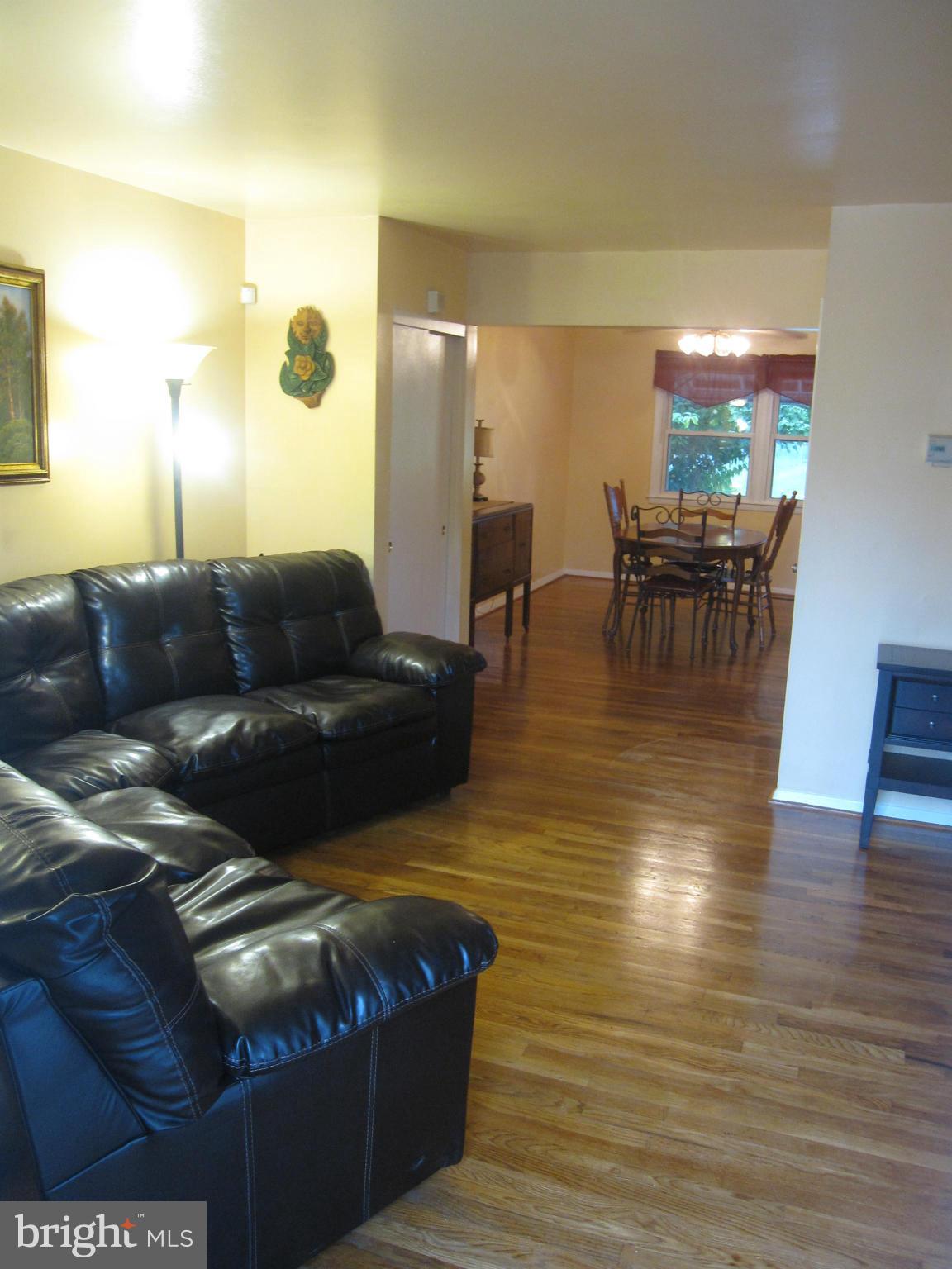 1121 Pelhamwood Road Baltimore, MD 21234 - Photo 18 of 26 Living Room
