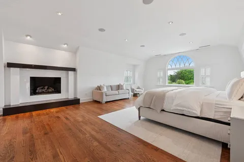 $11,995,000 | 23 Luther Drive, Water Mill, NY 11976