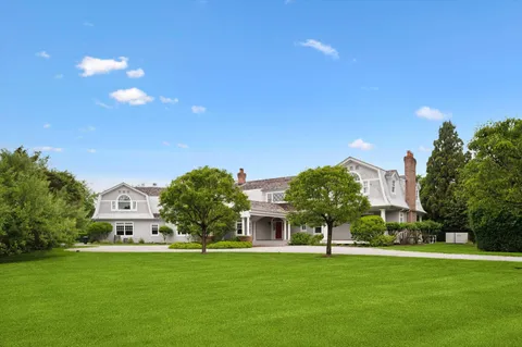 $11,995,000 | 23 Luther Drive, Water Mill, NY 11976