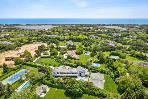 $11,995,000 | 23 Luther Drive, Water Mill, NY 11976