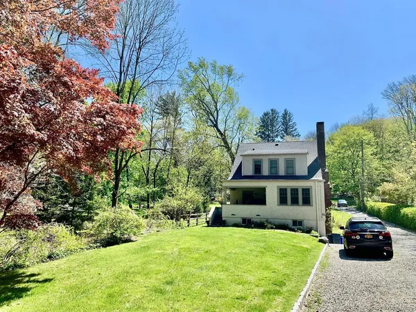 $2,600,000 | 82 Douglas Road, Chappaqua, NY 10514