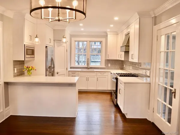 $2,600,000 | 82 Douglas Road, Chappaqua, NY 10514