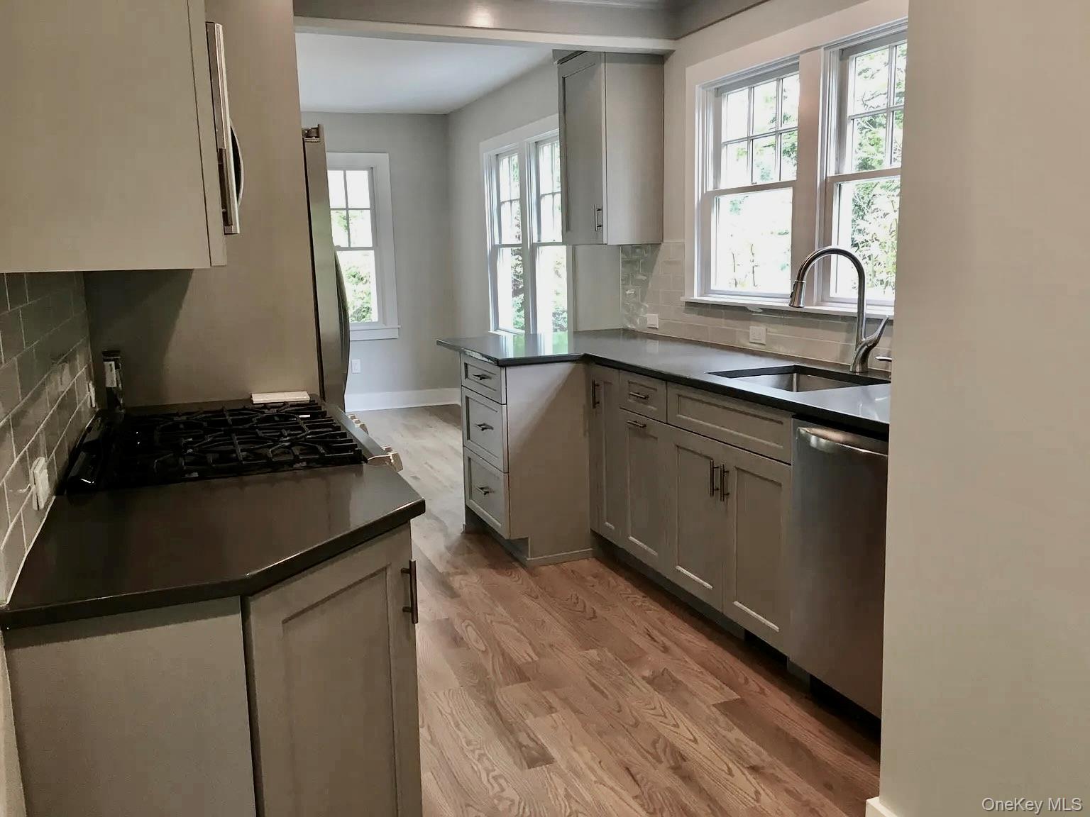 82 Douglas Road Chappaqua, NY 10514 - Photo 5 of 27