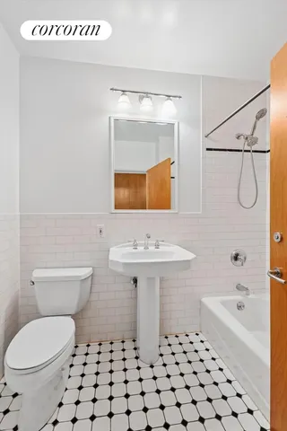 $1,295,000 | 535 Dean Street, Unit 617 | Prospect Heights