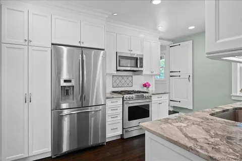 $989,000 | 367 Old Mamaroneck Road, White Plains, NY 10605