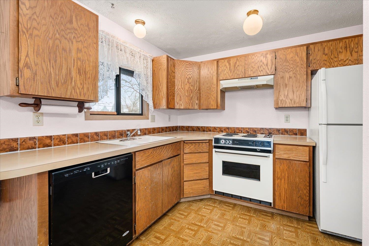 12002 East 24th Avenue Spokane, WA 99206 - Photo 16 of 45