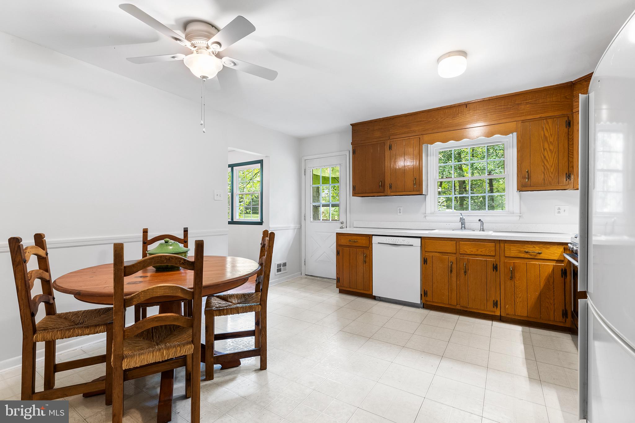 110 County Line Road Lansdale, PA 19446 - Photo 11 of 34 Eat-in Kitchen