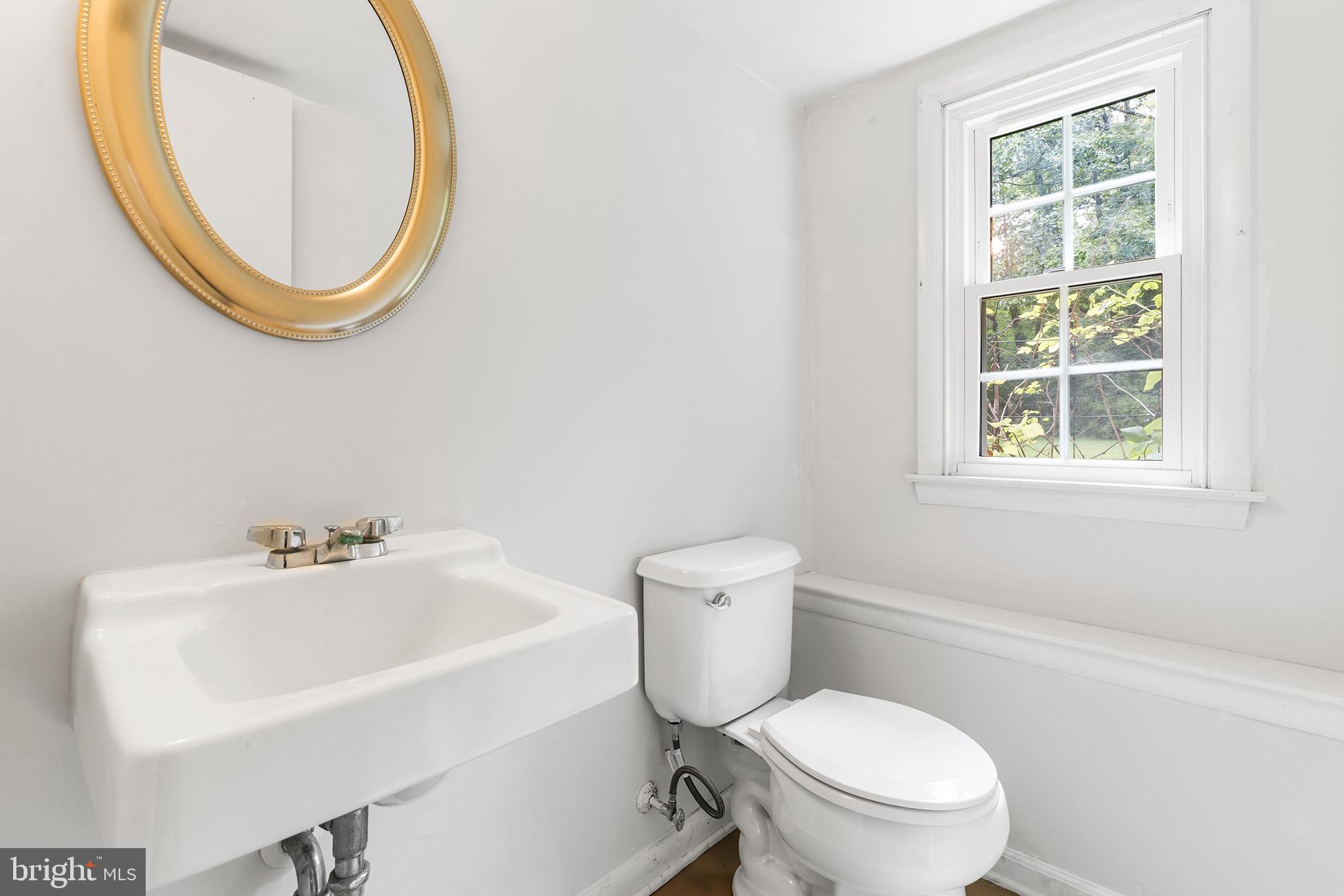 110 County Line Road Lansdale, PA 19446 - Photo 15 of 34 Powder room in lower level