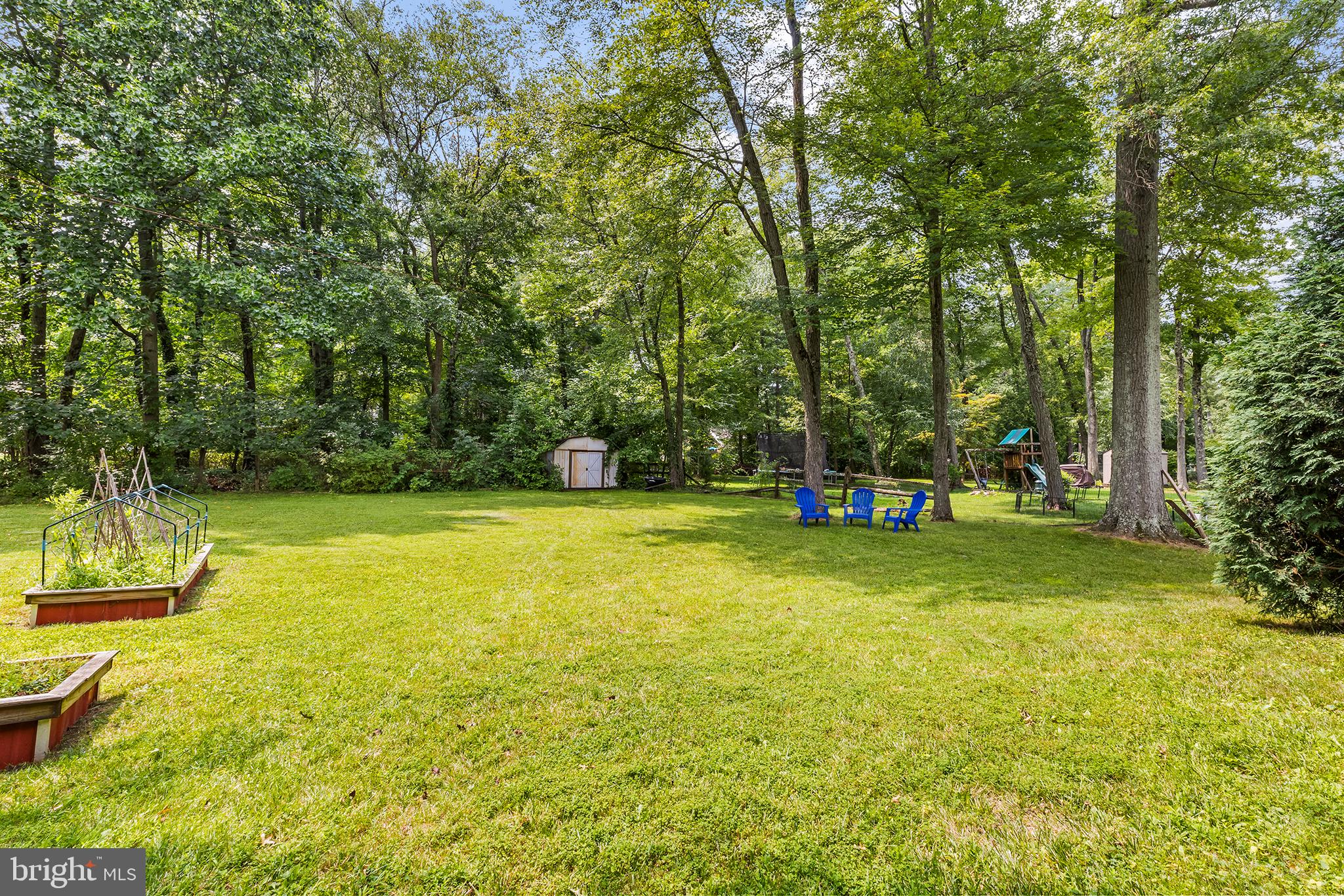 110 County Line Road Lansdale, PA 19446 - Photo 31 of 34 Spacious yard!