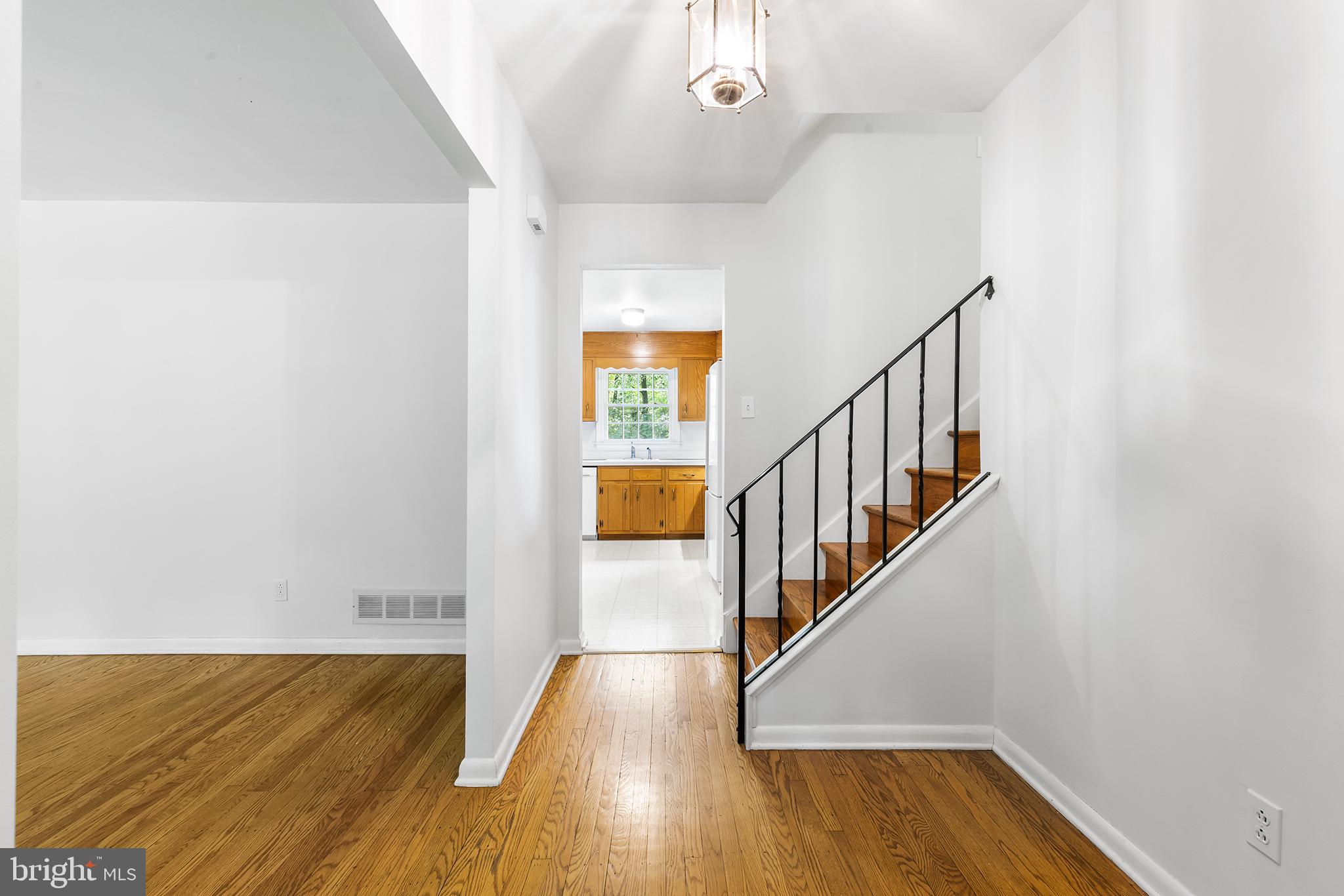 110 County Line Road Lansdale, PA 19446 - Photo 4 of 34 Gallery Image 4
