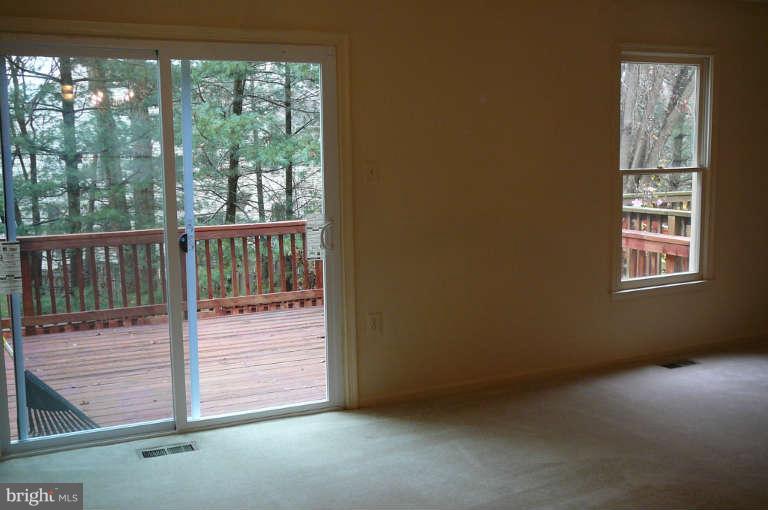 7315 Stream Way Springfield, VA 22152 - Photo 10 of 23 Living Room