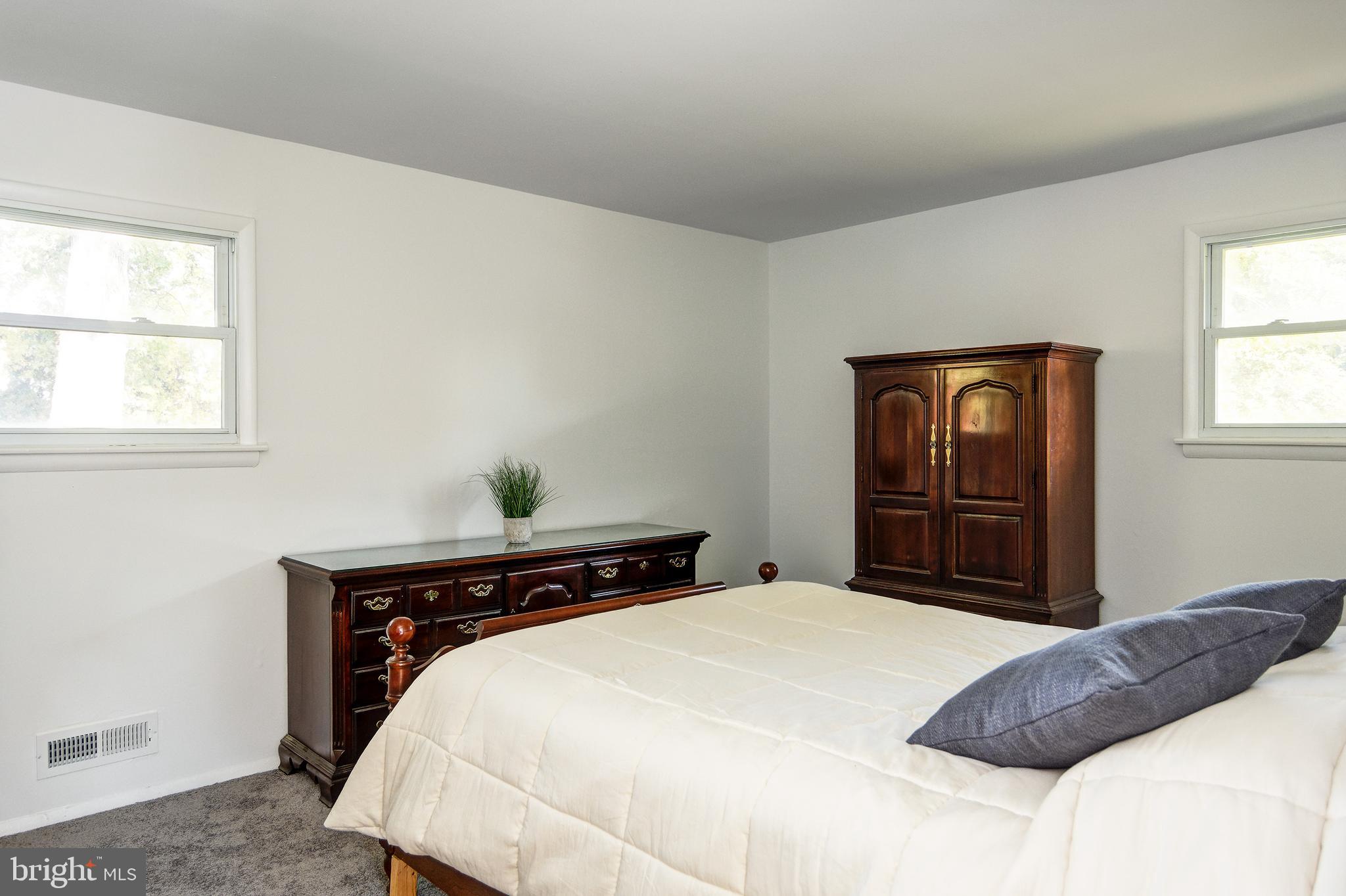 33 Rutgers Drive Delran, NJ 08075 - Photo 15 of 34 The Owner's Suite