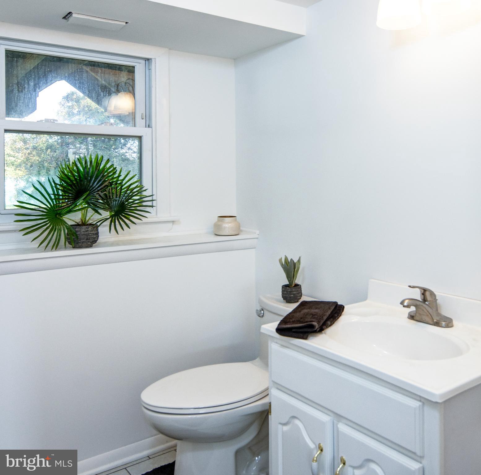 33 Rutgers Drive Delran, NJ 08075 - Photo 28 of 34 Half-Bath On This Level