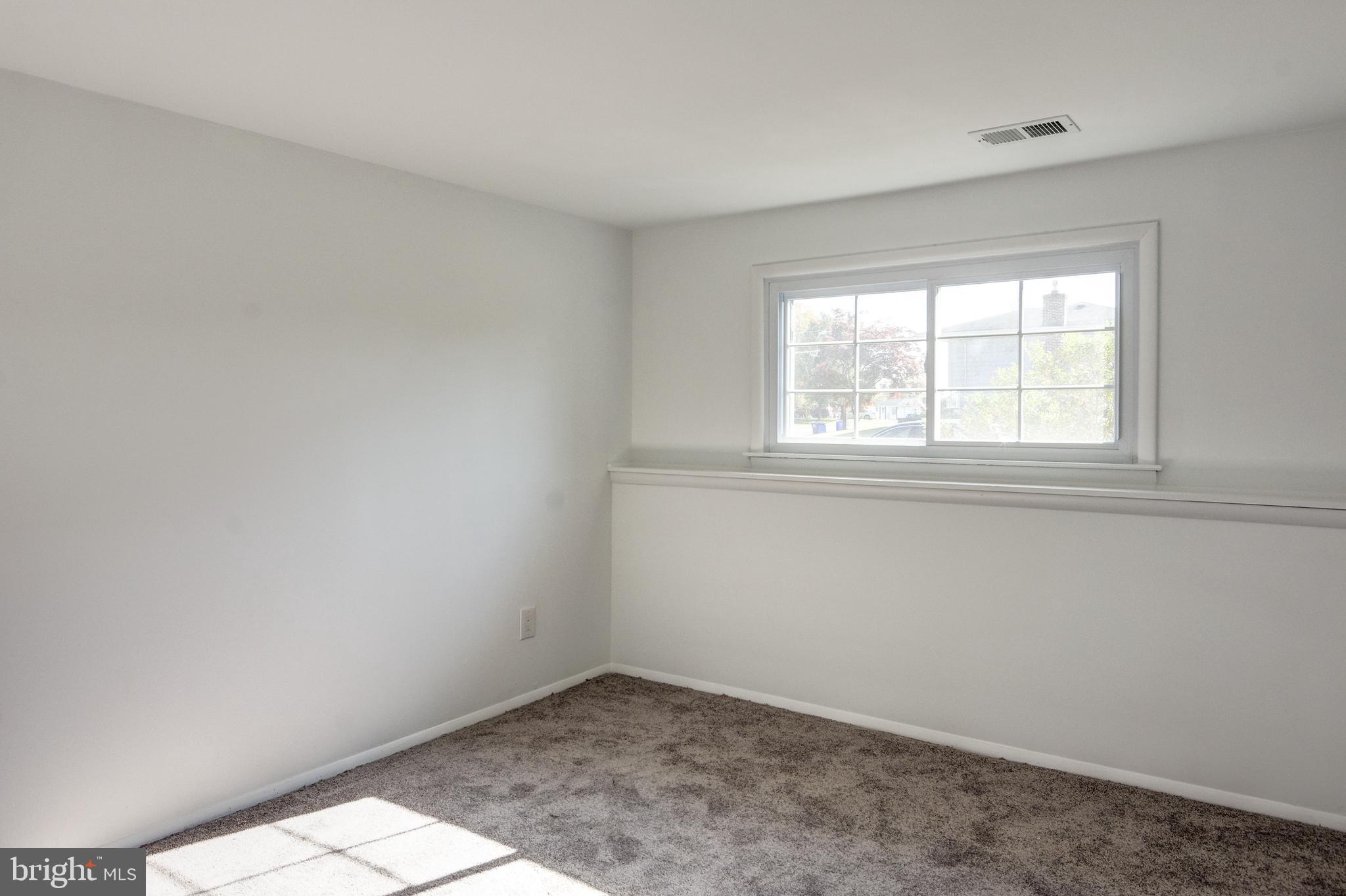 33 Rutgers Drive Delran, NJ 08075 - Photo 30 of 34 Home Office Or A 4th Bedroom
