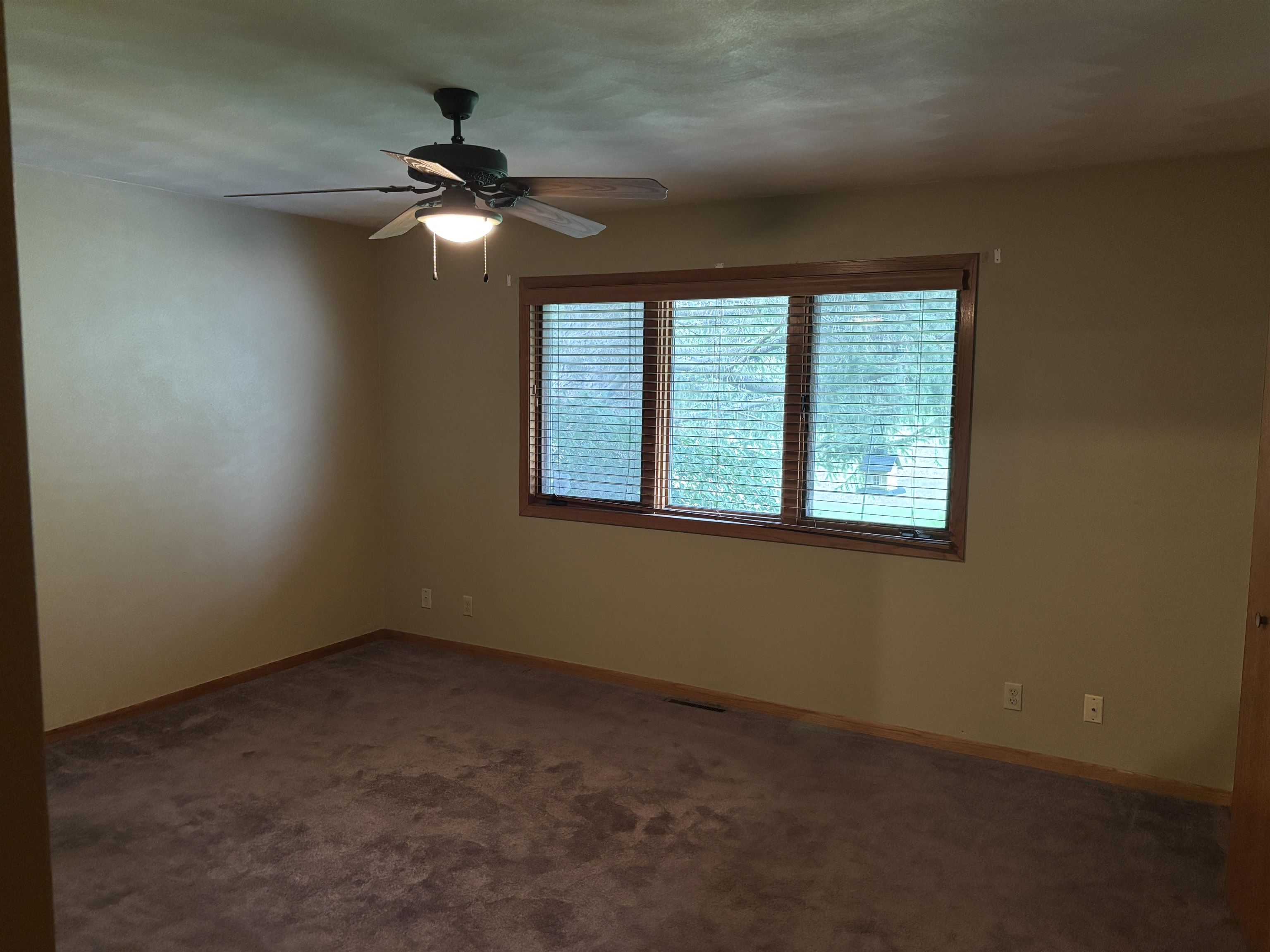 1318 South Trainer Road Rockford, IL 61108 - Photo 4 of 18
