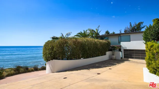 a view of a outdoor space and a yard