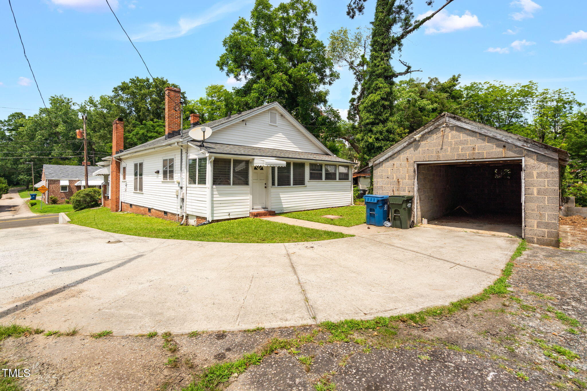 907 Morehead Avenue Durham, NC 27707 - Photo 27 of 32 27-web-or-mls-905 Morehead Abve-27