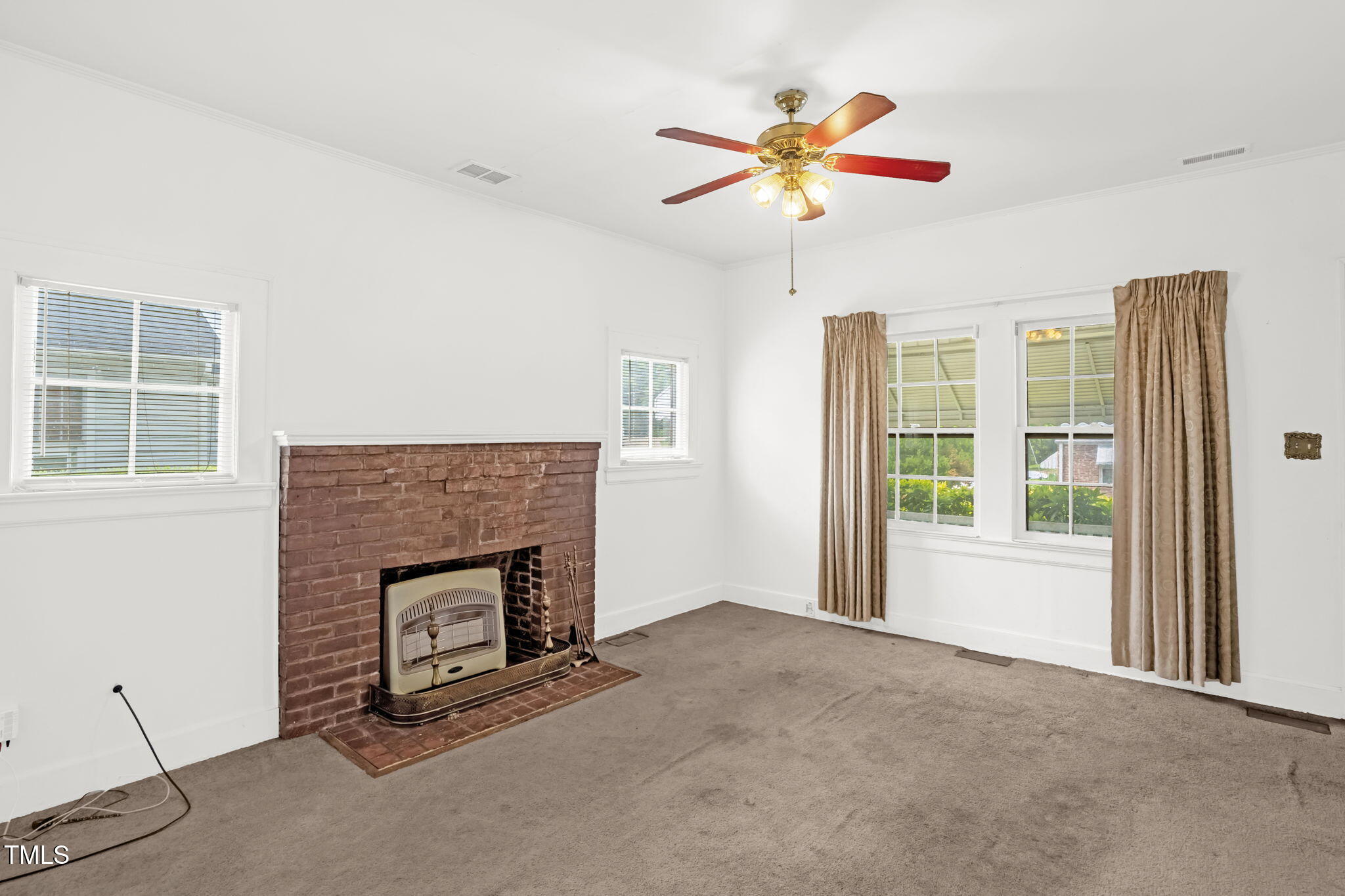 907 Morehead Avenue Durham, NC 27707 - Photo 7 of 32 7-web-or-mls-905 Morehead Abve-7