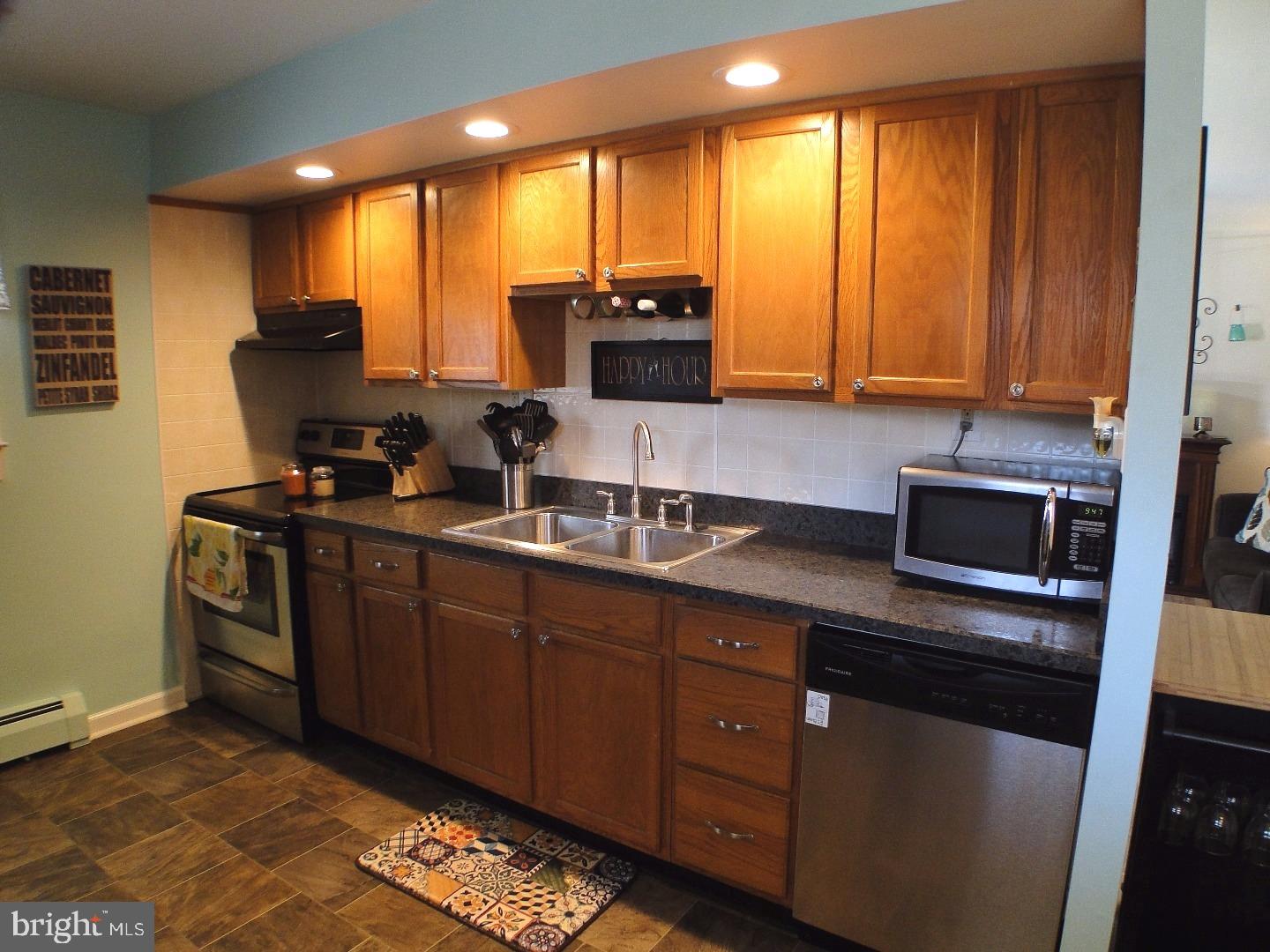 631 Beaumont Road Fairless Hills, PA 19030 - Photo 7 of 22 Kitchen