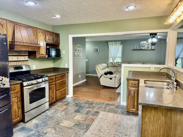 $415,000 | 221 East Main Street, Gordonsville, TN 38563