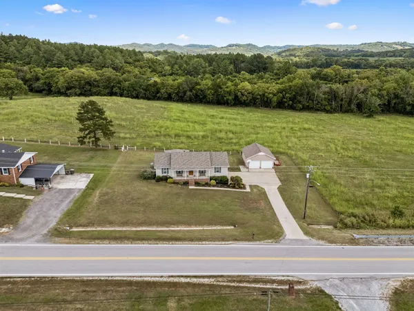 $415,000 | 221 East Main Street, Gordonsville, TN 38563
