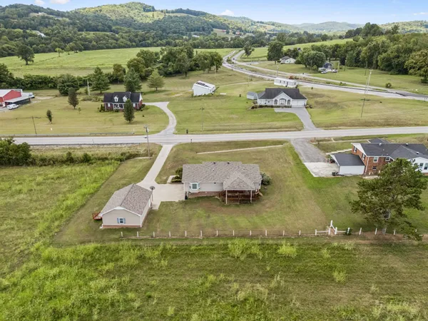$415,000 | 221 East Main Street, Gordonsville, TN 38563