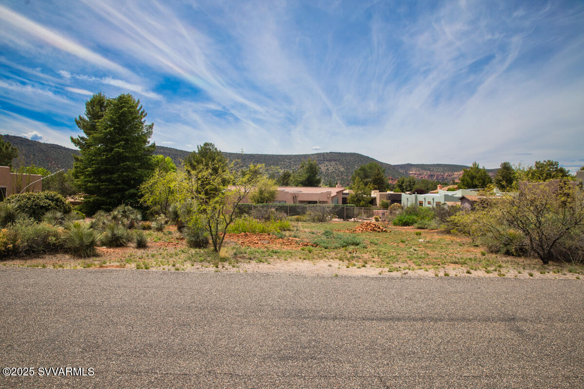 26 South House Rock Road, Unit 43 Sedona, AZ 86351 - Photo 9 of 15 a view of a yard