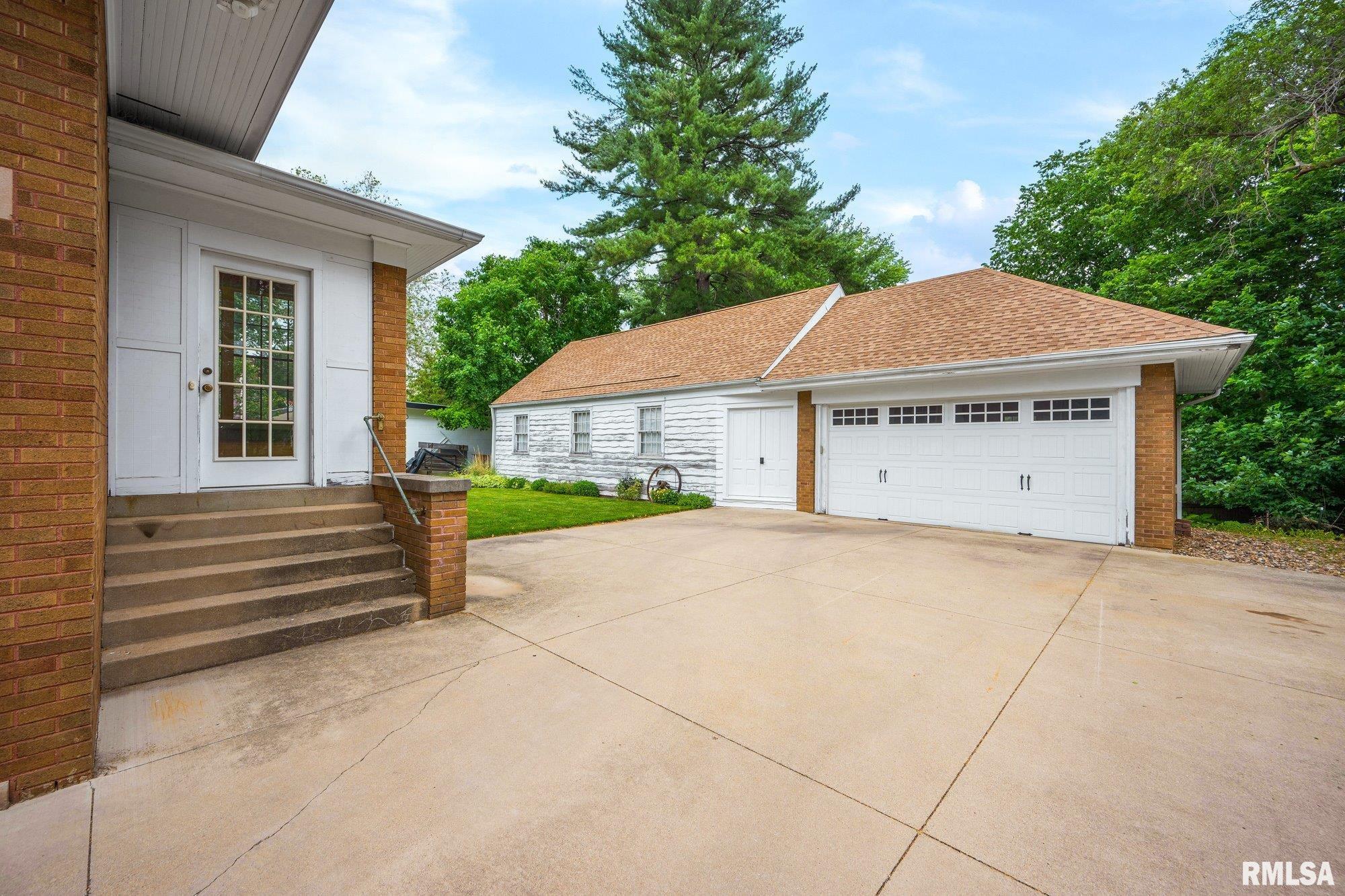 605 North Main Street Washington, IL 61571 - Photo 36 of 64