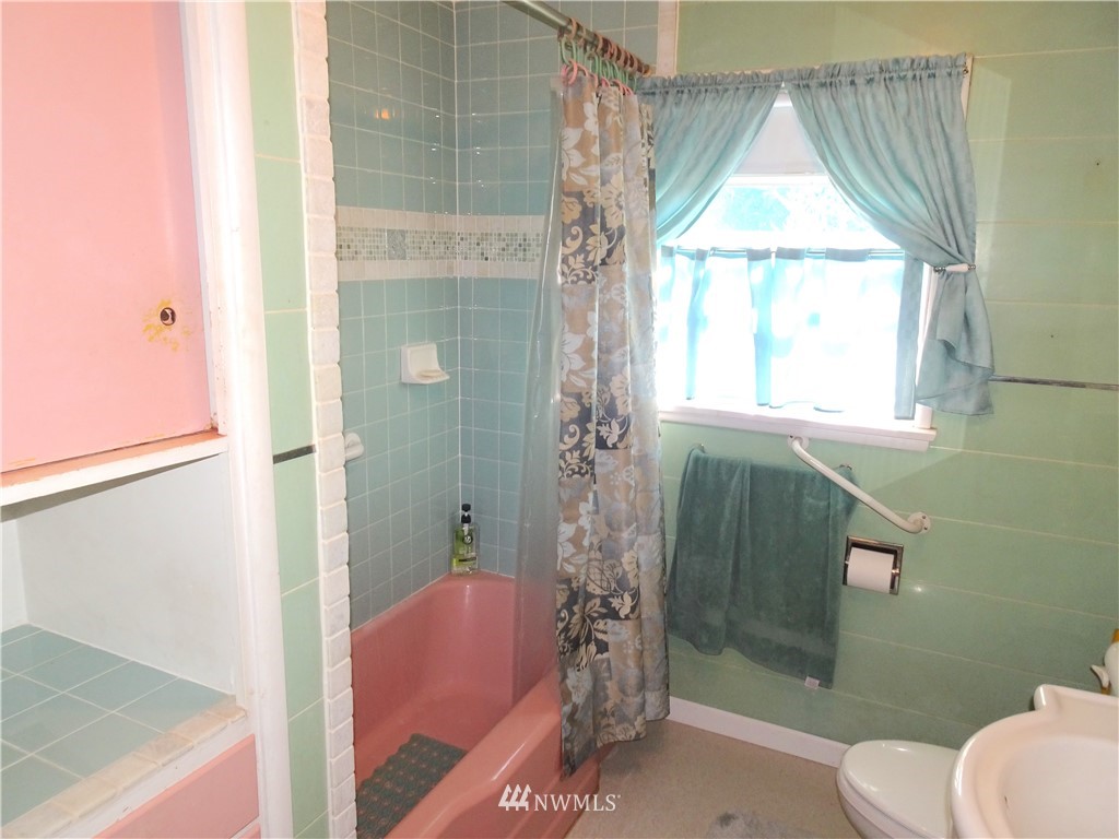 1486 Retsil Road Southeast Port Orchard, WA 98366 - Photo 13 of 38 Gallery Image 13