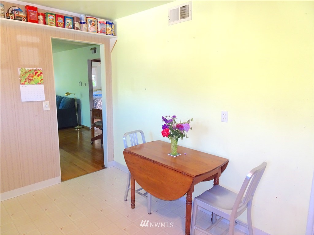 1486 Retsil Road Southeast Port Orchard, WA 98366 - Photo 10 of 38 Gallery Image 10