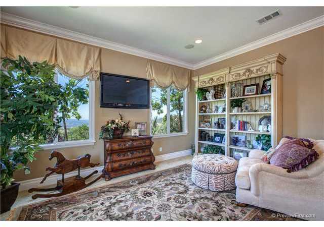 11178 Quail Canyon Road El Cajon, CA 92021 - Photo 12 of 25 MASTER BEDROOM
