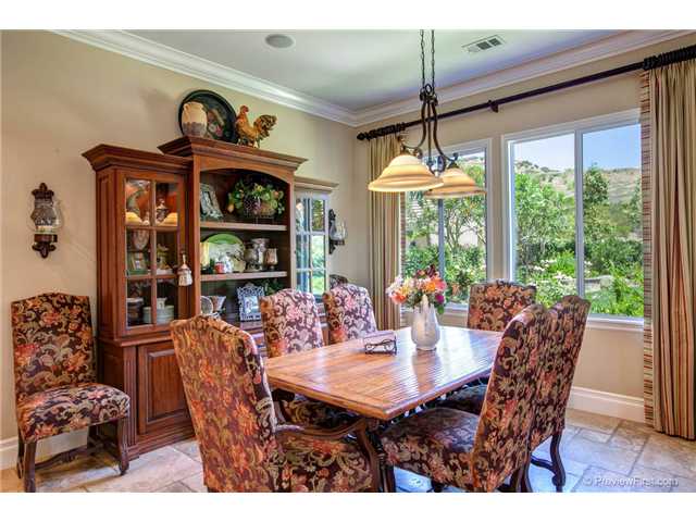 11178 Quail Canyon Road El Cajon, CA 92021 - Photo 7 of 25 BREAKFAST AREA, ALSO PART OF THE GREAT ROOM