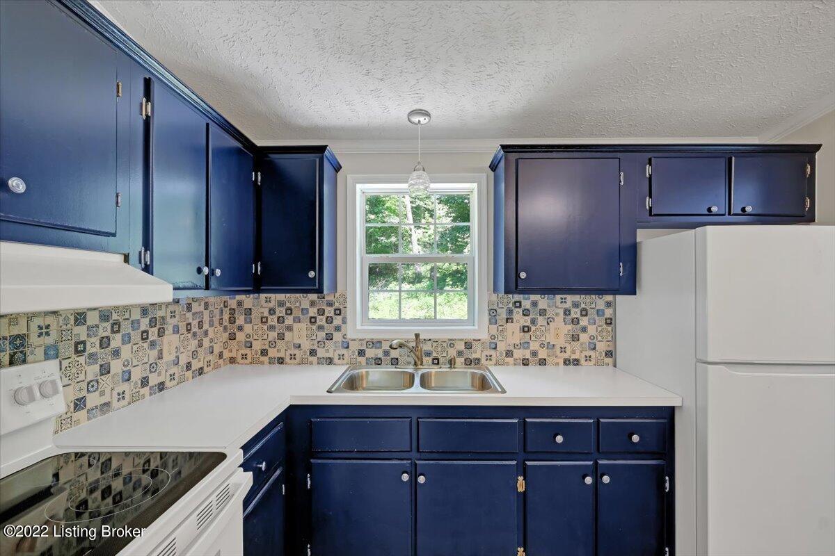 790 John Lee Road Lebanon Junction, KY 40150 - Photo 6 of 24 23-790 John Lee Rd-122