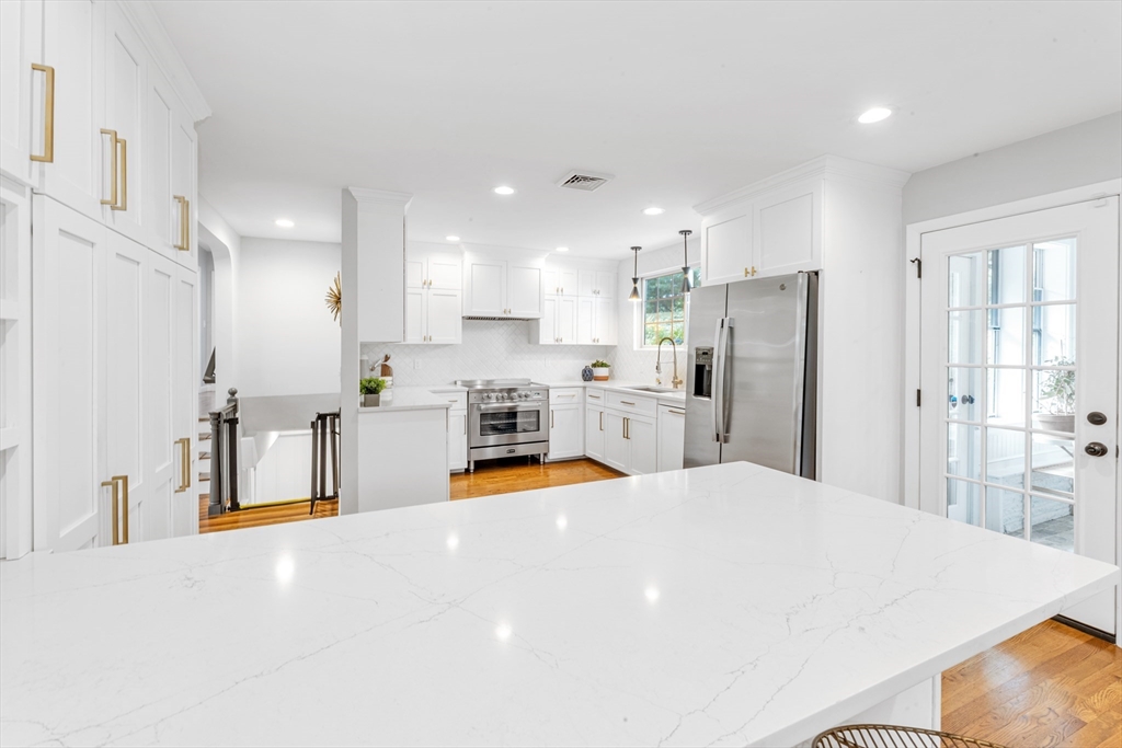69 Hackensack Road Chestnut Hill, MA 02467 - Photo 11 of 38