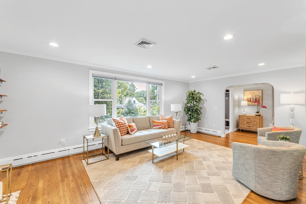 69 Hackensack Road Chestnut Hill, MA 02467 - Photo 4 of 38