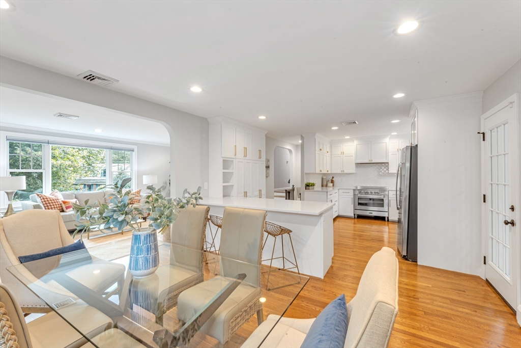 69 Hackensack Road Chestnut Hill, MA 02467 - Photo 10 of 38