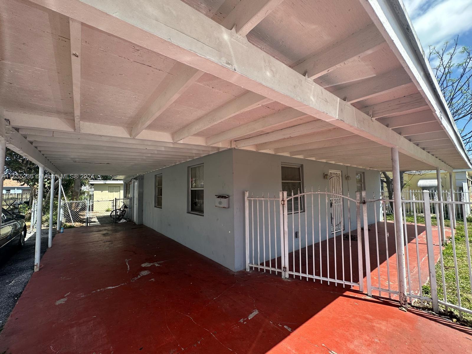 578 West 2nd Street Riviera Beach, FL 33404 - Photo 2 of 3