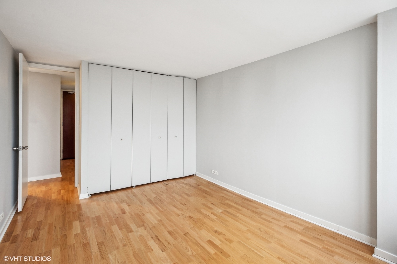 655 West Irving Park Road, Unit 5101 Chicago, IL 60613 - Photo 11 of 27
