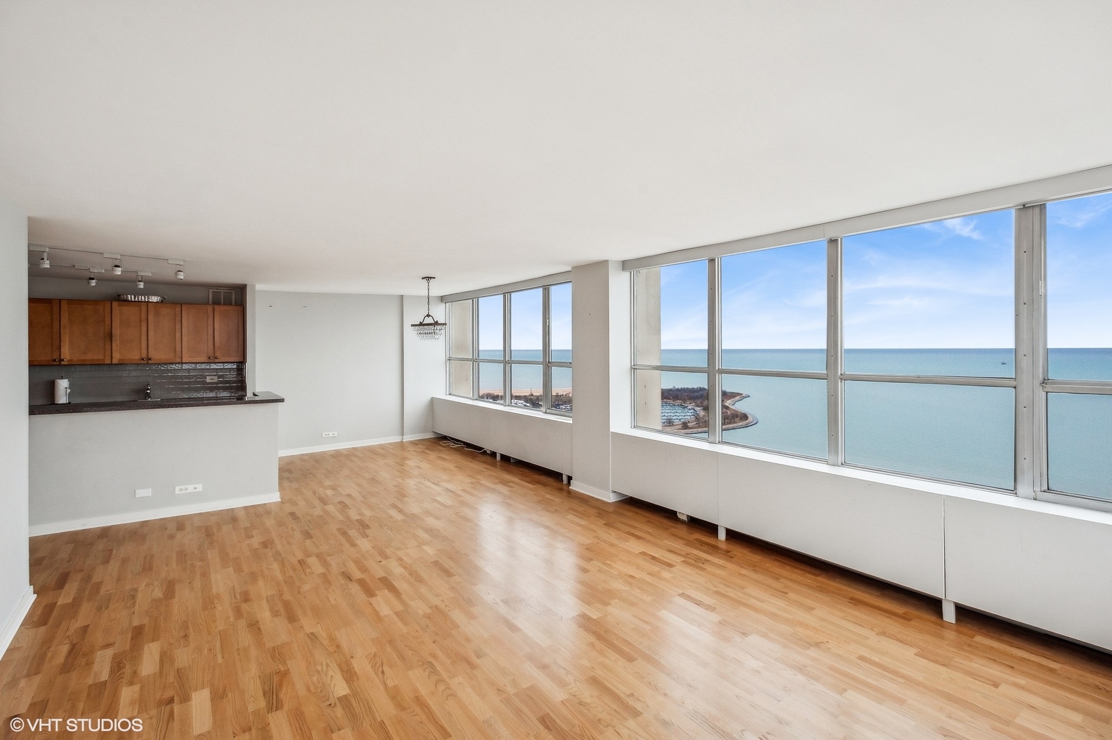 655 West Irving Park Road, Unit 5101 Chicago, IL 60613 - Photo 3 of 27