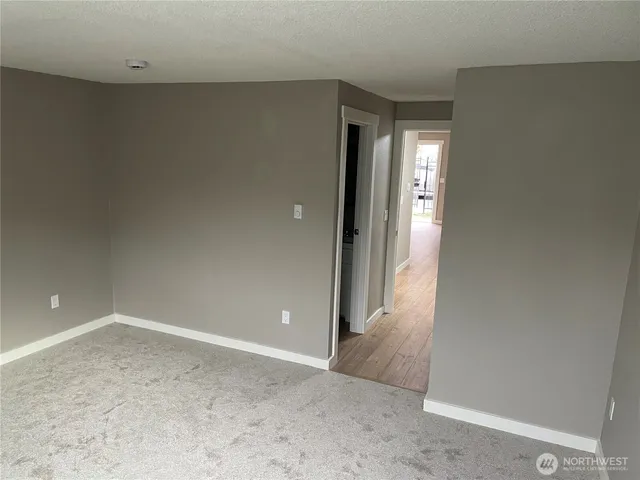 $1,650 | 517 Burnett Avenue South, Unit 1, Renton, WA 98057