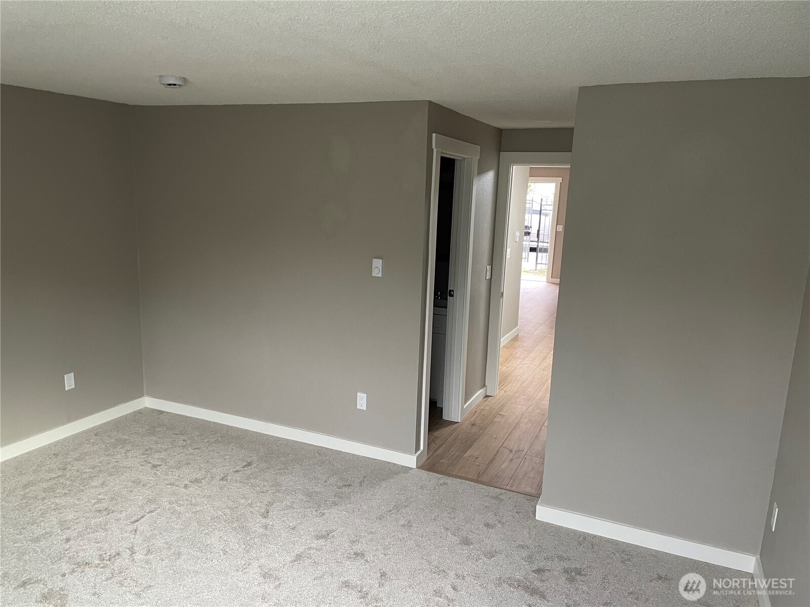 517 Burnett Avenue South, Unit 1 Renton, WA 98057 - Photo 13 of 19