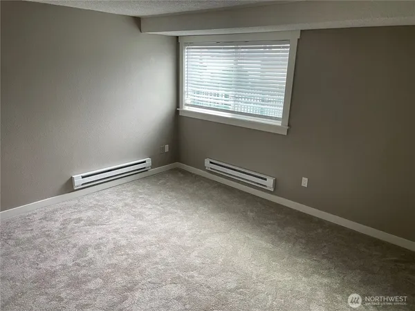 $1,500 | 517 Burnett Avenue South, Unit 1, Renton, WA 98057